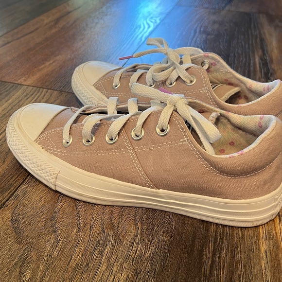 Like new Converse All Stars - Picture 4 of 7